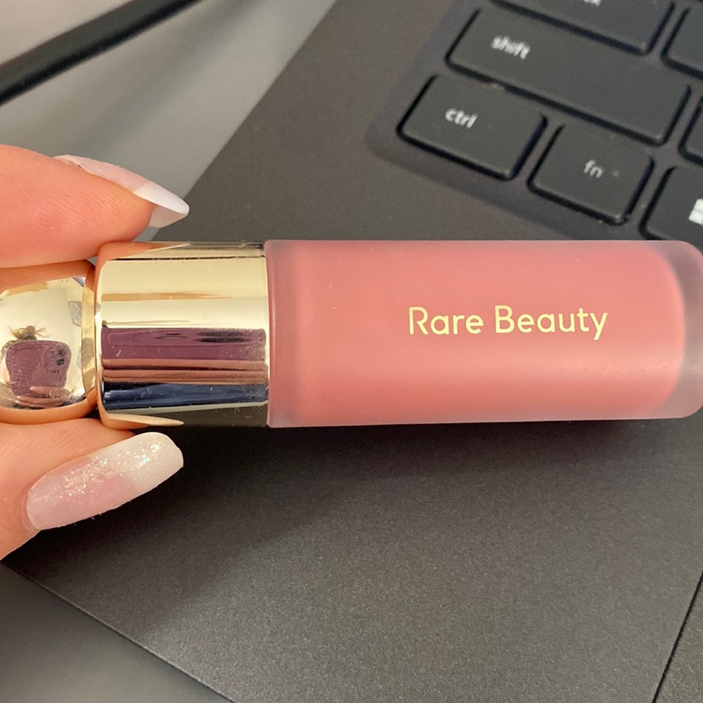 Rare Beauty liquid blush in Encourage